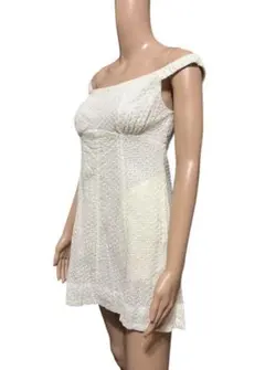 アイボリー オフショルダー ミニワンピース