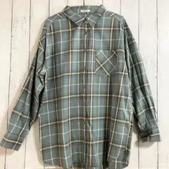 ハニーズ チェック柄の長袖シャツ Mサイズ