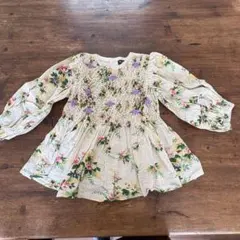 【美品 】ボンジュールダイアリー 花柄スモッキングブラウス 2Y チュニック