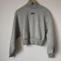 NAP刺繍ハイネッククロップドスウェット