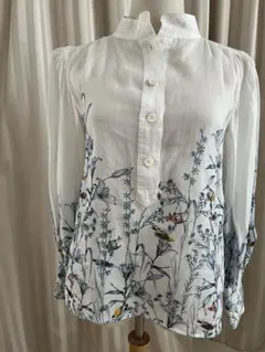 パフスリーブ　花鳥柄　ブラウス