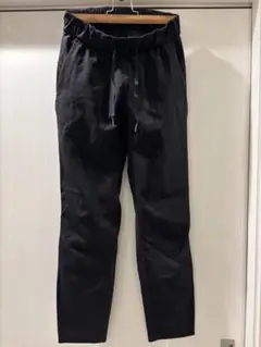 Lululemon ブラック ヨガパンツ ルーズフィット