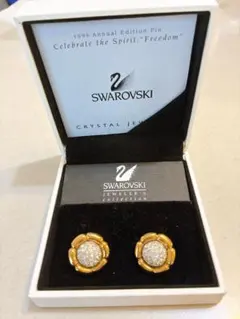 【中古】SWAROVSKI フラワーモチーフ イヤリング ゴールドカラーのサムネイル