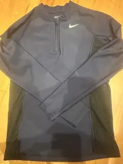 nike ラッシュガード　小学校