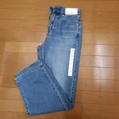 未使用品　ユニクロ　ワイドストレートジーンズ　56㌢