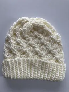 ニット帽　オフホワイト　ハンドメイド　編み物