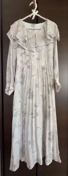 tocco closet luxeフリル付きグレー系ロングワンピース