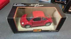 Maisto 1/25 Volkswagen New Beetleのサムネイル
