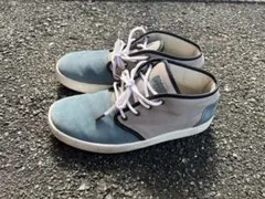 ARETH 青とグレーのハイカットスニーカー