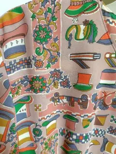 【美品】カラフル帽子柄シフォンブラウス　昭和レトロ　花柄　イタリア風のサムネイル