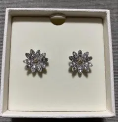 スワロフスキー　Swarovski デイジー　ピアス　両耳