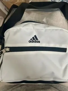 adidasバックのサムネイル