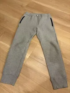 UNIQLO グレー スウェットパンツ 140