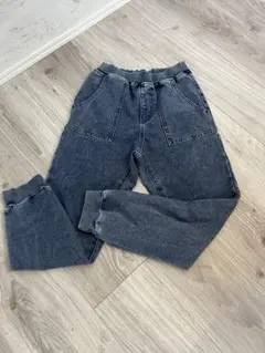 Item thumbnail for item 900c957e-a3ab-4a25-af43-683274f0254a