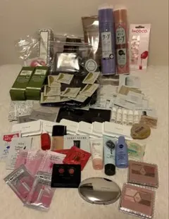 ① 大量！化粧品サンプル＋カラートリートメント等まとめ売り