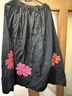 ぎゅな☺︎様専用 コムデギャルソン　TAO 花柄刺繍 フレアスカート 黒