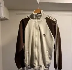 adidas トラックジャケット　ブラウン