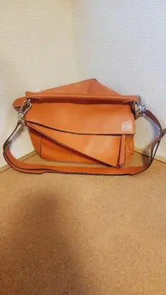 【美品】LOEWE パズルバック ミディアム オレンジのサムネイル