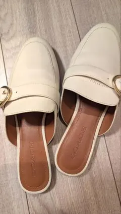 COACH サンダル ミュール ホワイト ゴールド金具のサムネイル