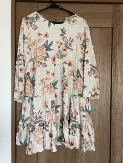 ZARA 花柄ワンピース　膝上丈