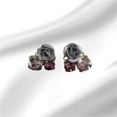 上品なローズモチーフ ピアス(両耳用)