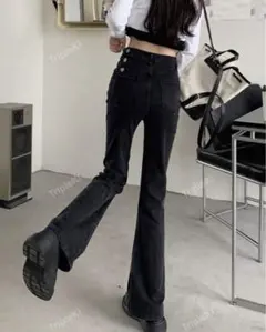 ブラックブーツカットデニム 4ボタン付き