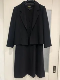 ブラックワンピーススーツ ジャケット付き　礼服