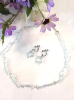ハンドメイド水色ビーズのネックレスイヤリングセット