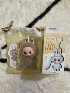 POPMART公式　イニシャルラブブ (B)