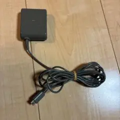 任天堂純正品 ニンテンドーDS Lite ACアダプター 充電器 USG-002