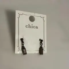 chica スクエアストーン ピアス