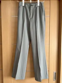 美品　KBF＋　センタープレスパンツ　カラーパンツ　スラックス　スリット　36