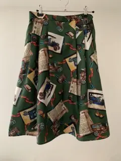 ロイスクレヨン　ひざ丈スカート　オールドカープリント　深緑系　レトロデザイン　M