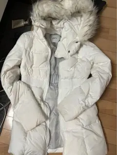 ホワイト ダウンジャケット フード付き
