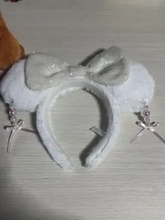 ディズニー ホワイトリボン付きカチューシャ ミニー キラキライヤリング