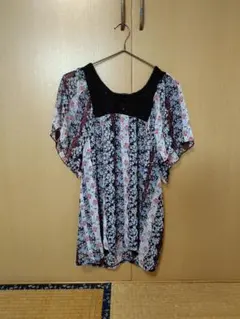 花柄五分袖シャツ