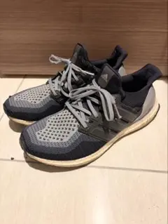 【adidas】ウルトラブースト　ランニングシューズ　27cmのサムネイル