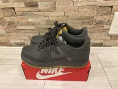 NIKE AIR FORCE 1 スニーカーのサムネイル