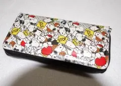 USEDスヌーピー長財布　仕切りの1部分（札入れ部分）に破れ有り　23番