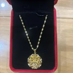 ゴールド 花モチーフ ネックレス