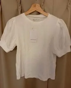 新品未使用　NOSTALGIA ホワイト パフスリーブ Tシャツ Mサイズのサムネイル