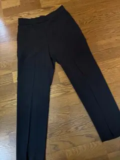 theory ブラックテーパードパンツ パウダークレープ素材4