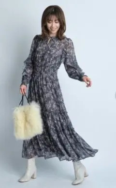 アプワイザーリッシェ　ニュアンスフラワープリントワンピース　M