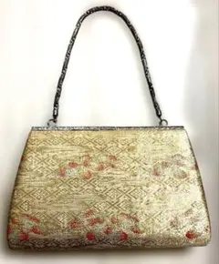 金色の和装用クラッチバッグ
