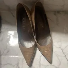 【美品】 DIANA クロコ型押しポインテッドトゥ パンプス　22.5cm