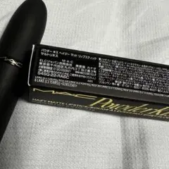 M·A·C パウダー キス ヘイジー マット リップスティックのサムネイル