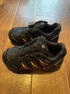 美品！Salomon キッズ　登山シューズ　17cmのサムネイル