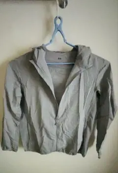 【ユニクロ】ポケッタブルUVカットパーカ XL