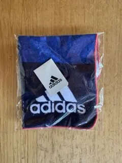 adidasのサムネイル