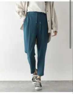 グローバルワーク　あったかウツクシルエットテーパードパンツ　グリーンL